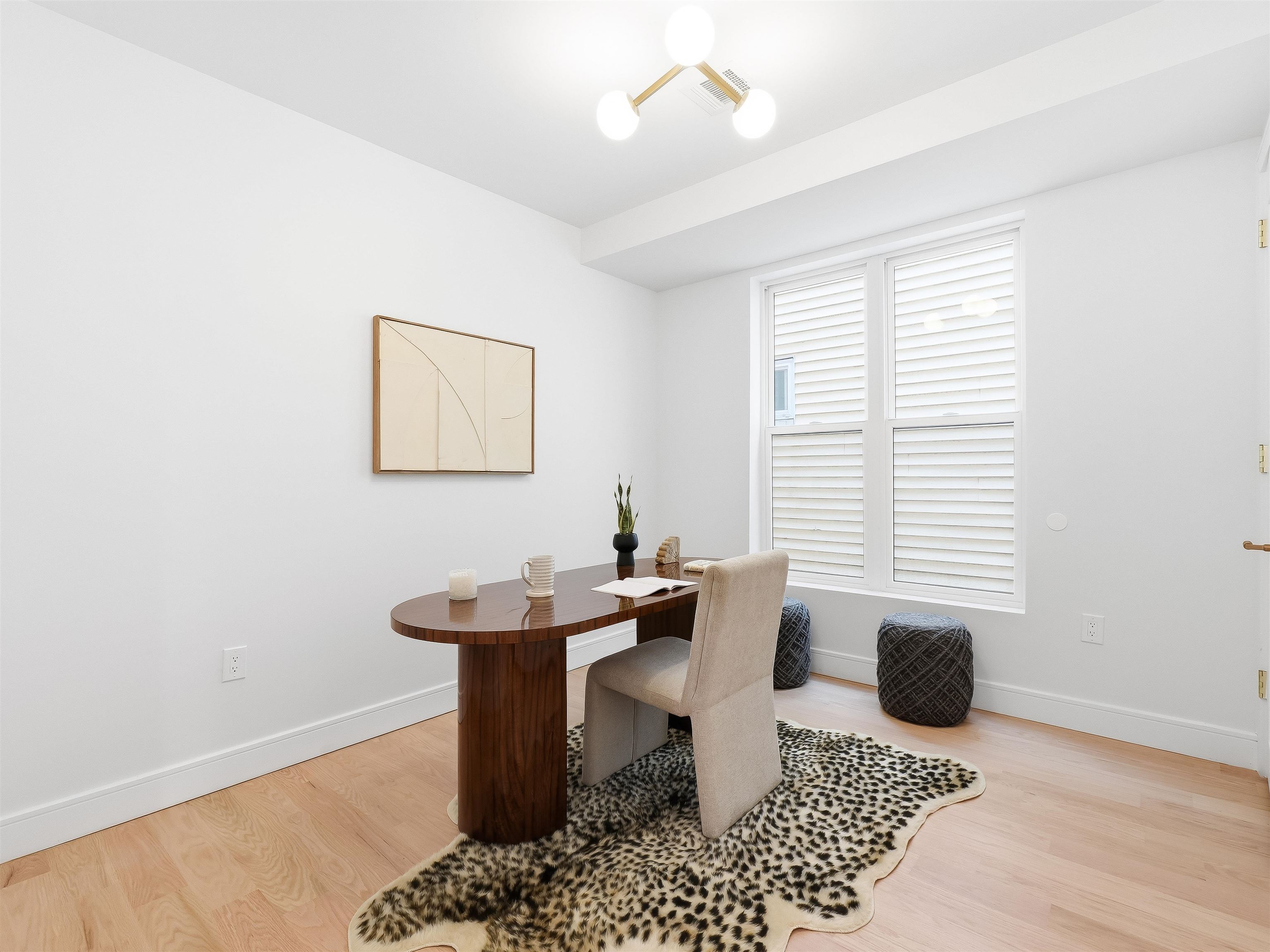 1123 SUMMIT AVE Unit: 2