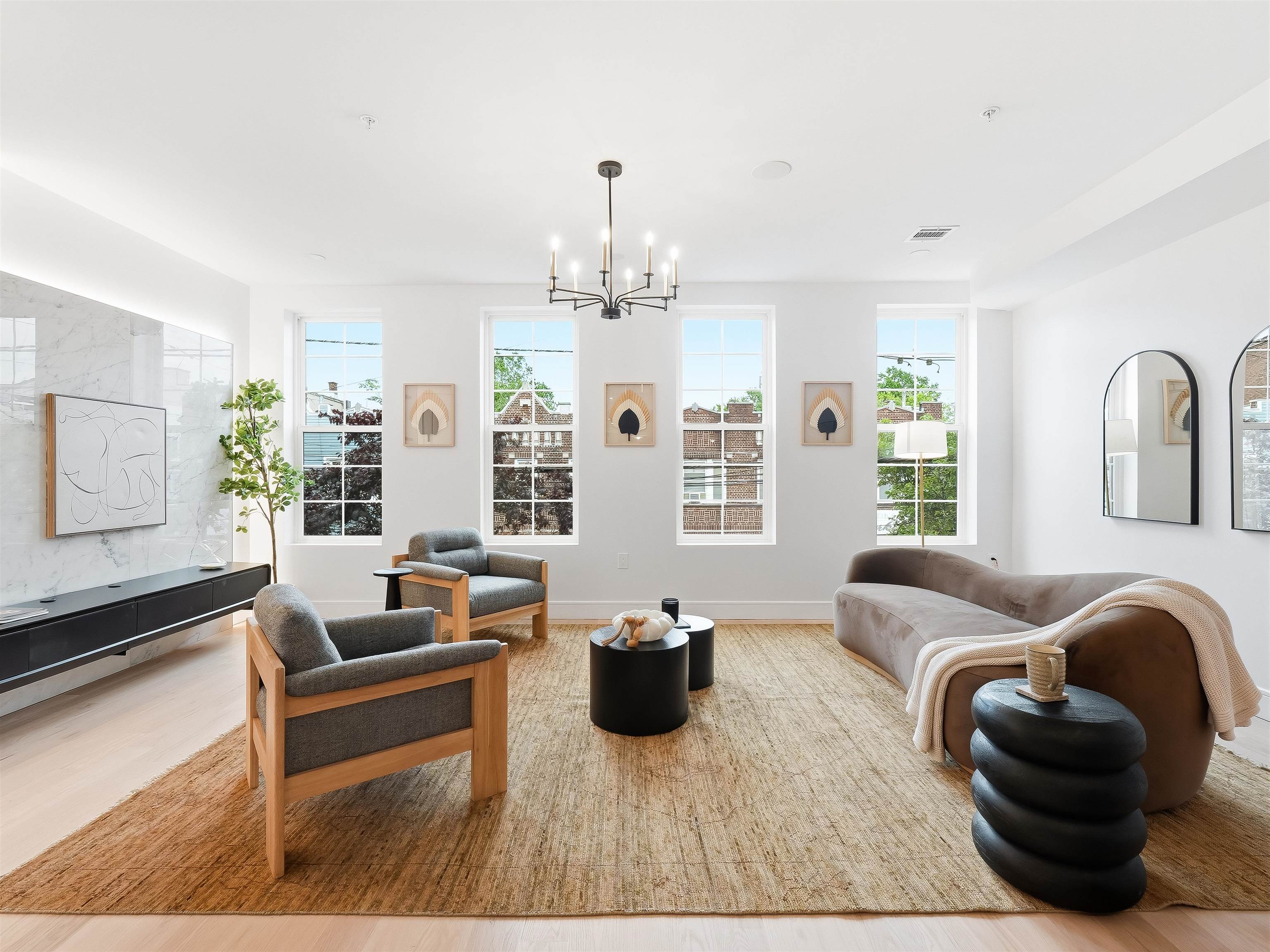 1123 SUMMIT AVE Unit: 2