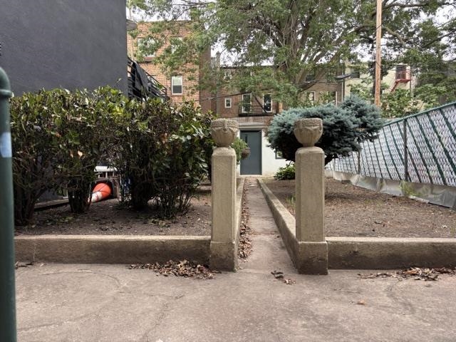 519 PARK AVE Unit: GARDEN APT (B)