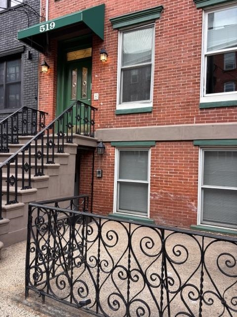 519 PARK AVE Unit: GARDEN APT (B)