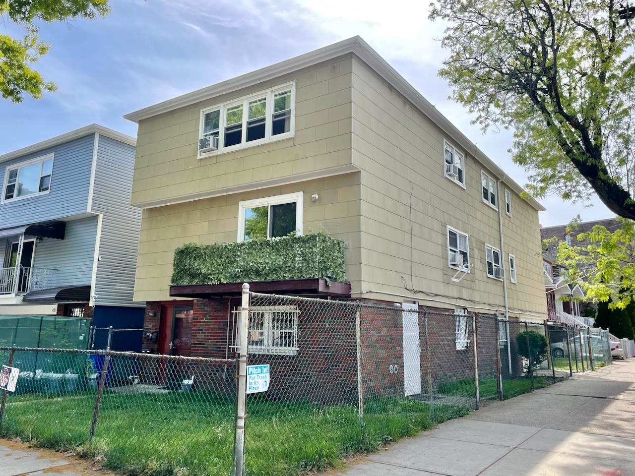 431 MANILA AVE Unit: 3