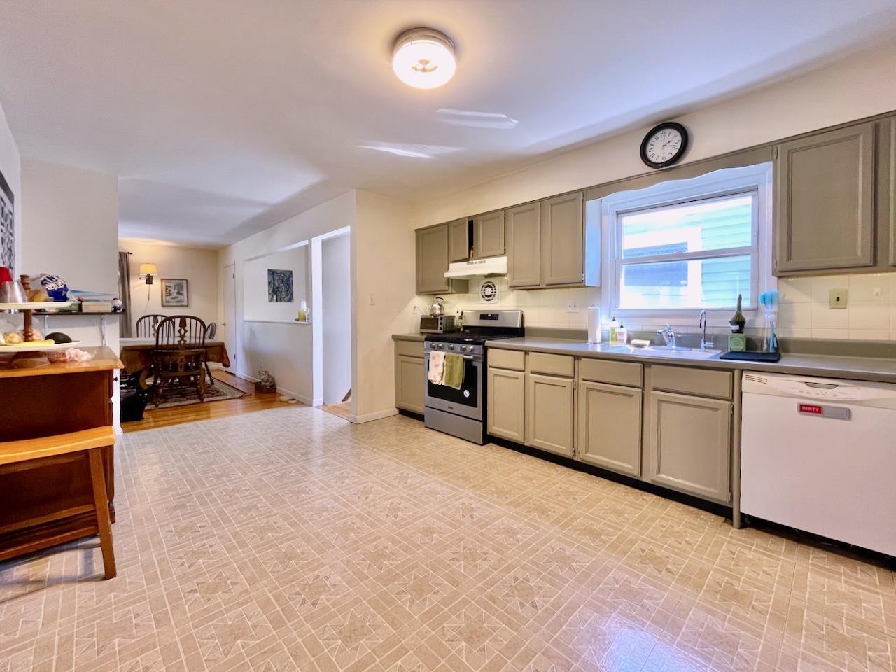 431 MANILA AVE Unit: 3