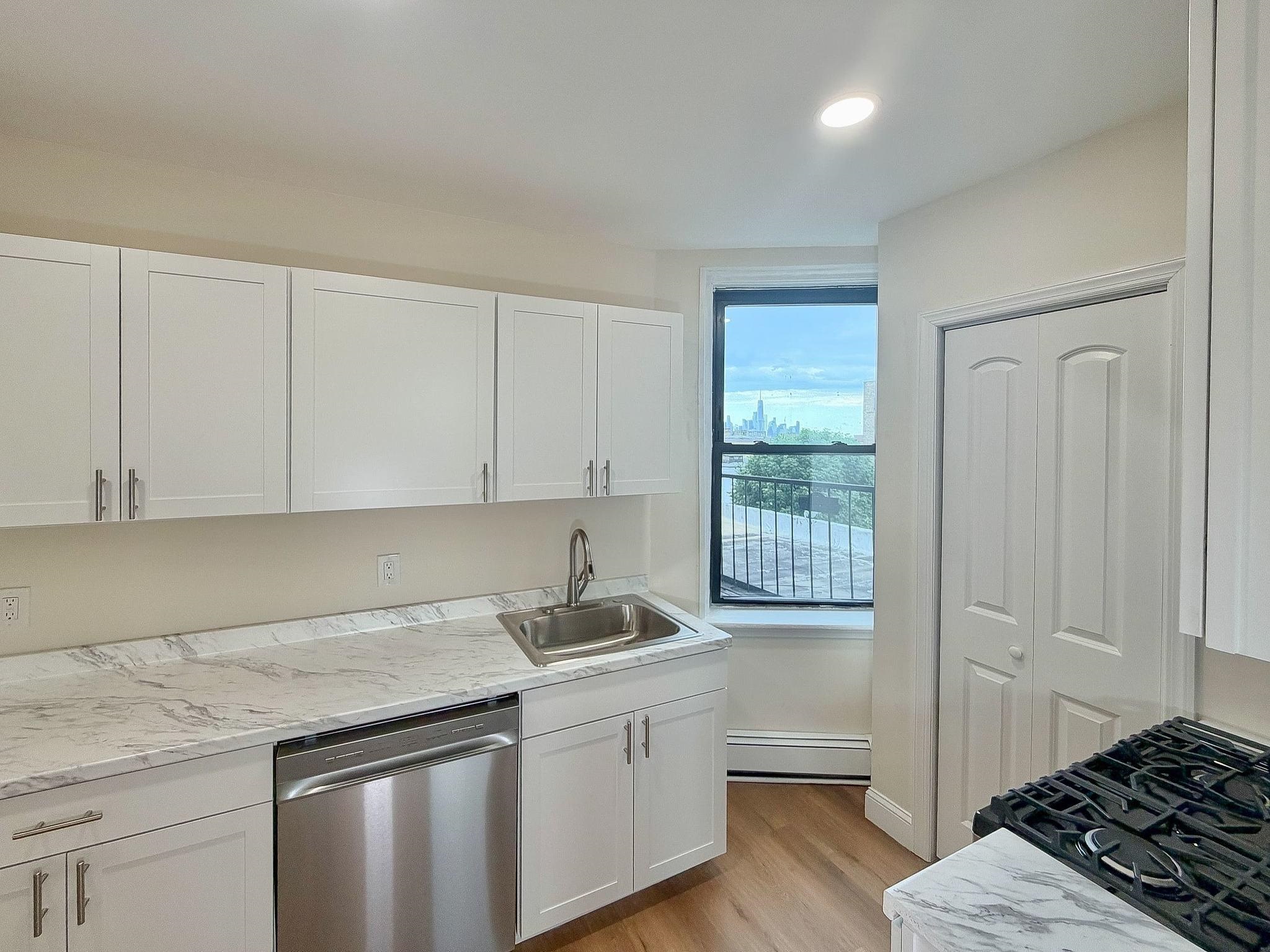 327 8TH ST Unit: 7