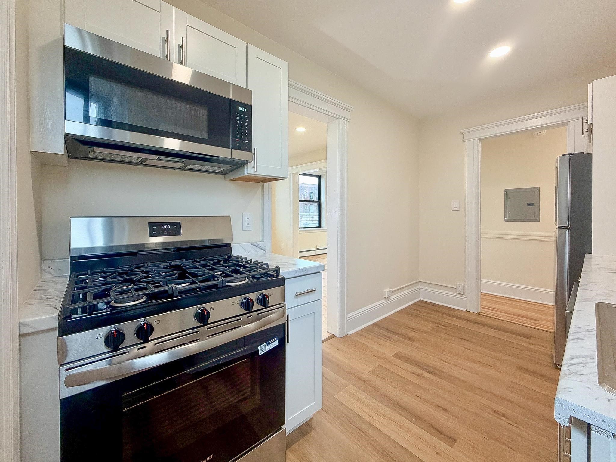 327 8TH ST Unit: 7