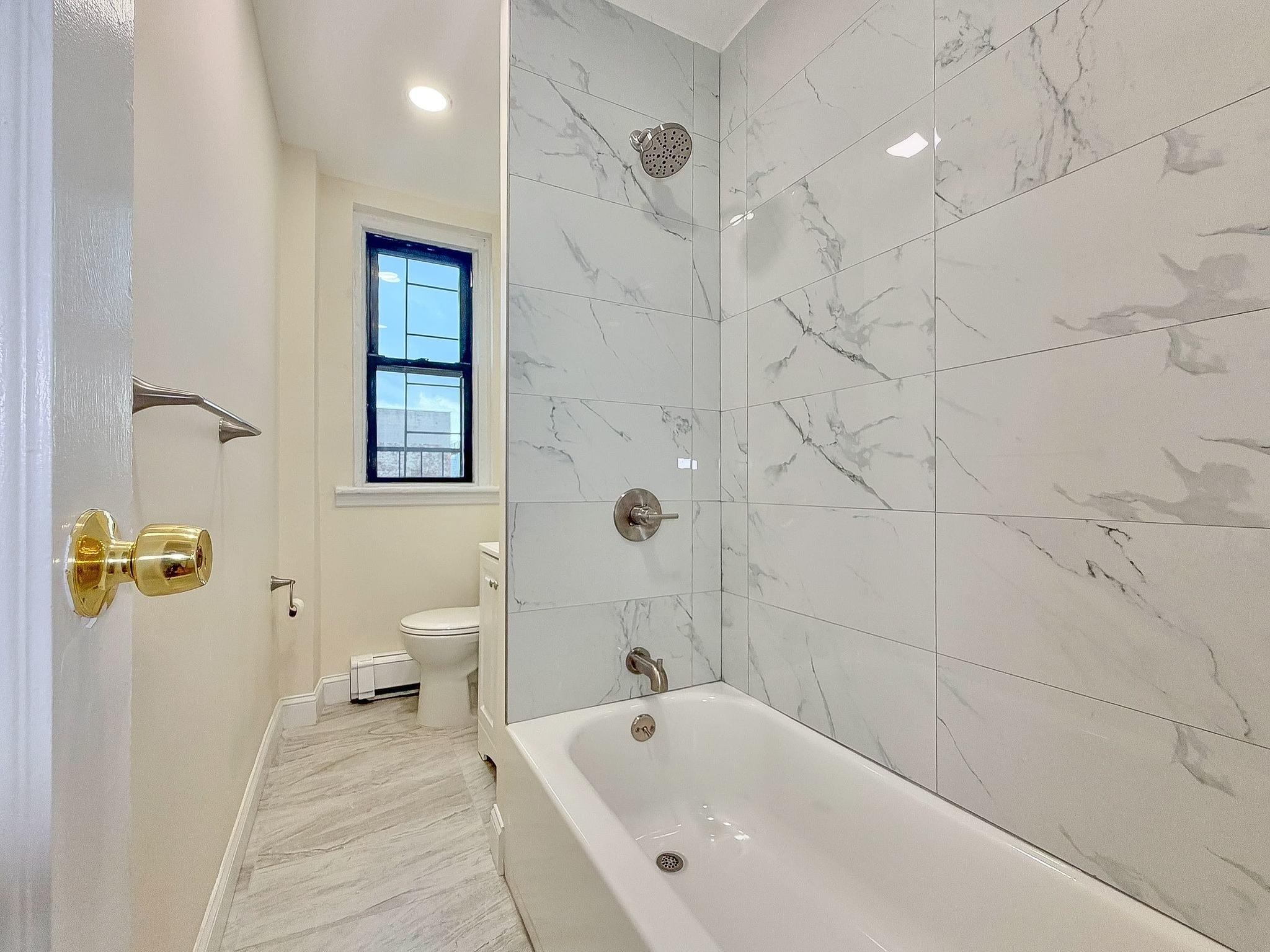 327 8TH ST Unit: 7