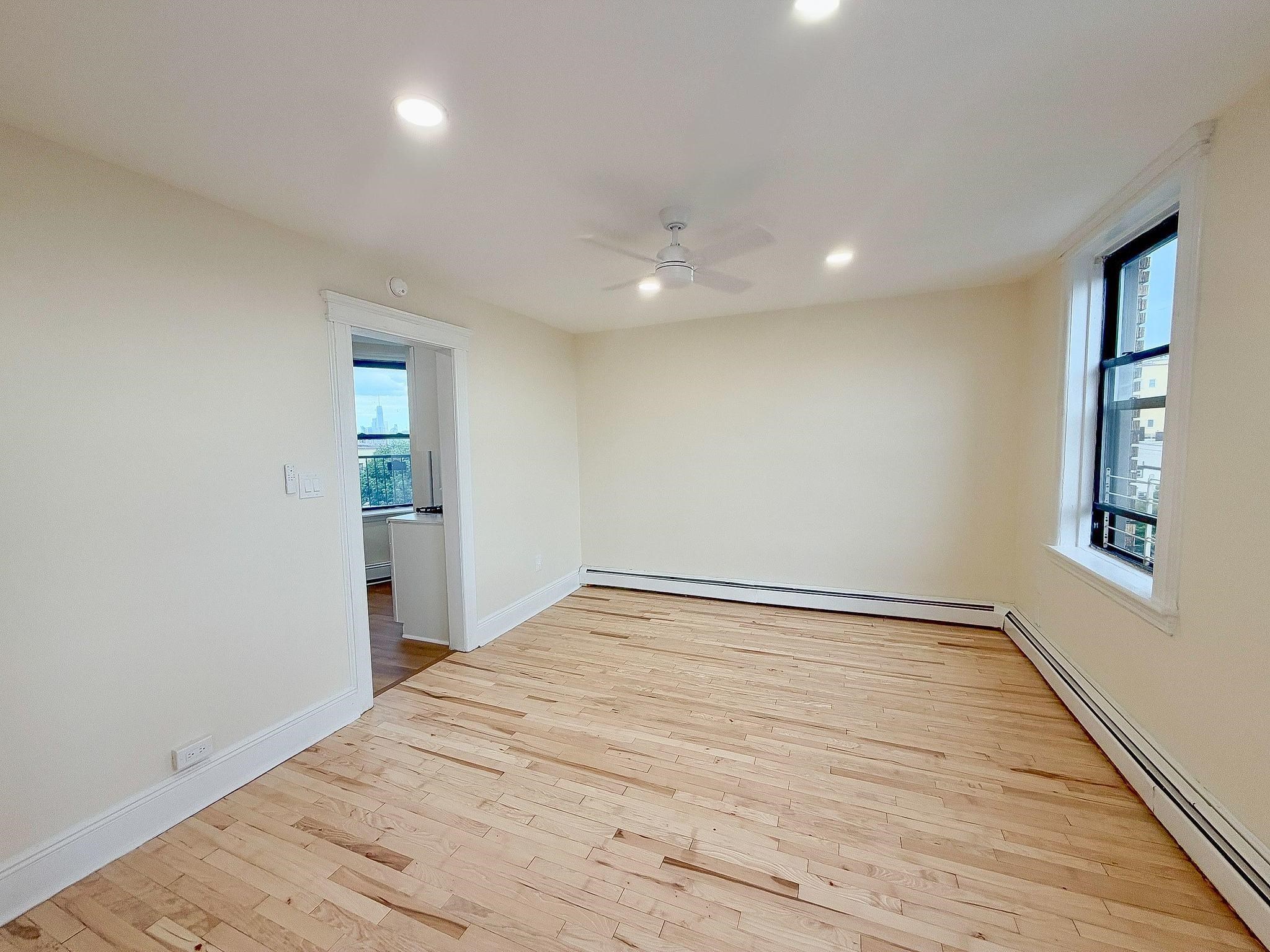 327 8TH ST Unit: 7