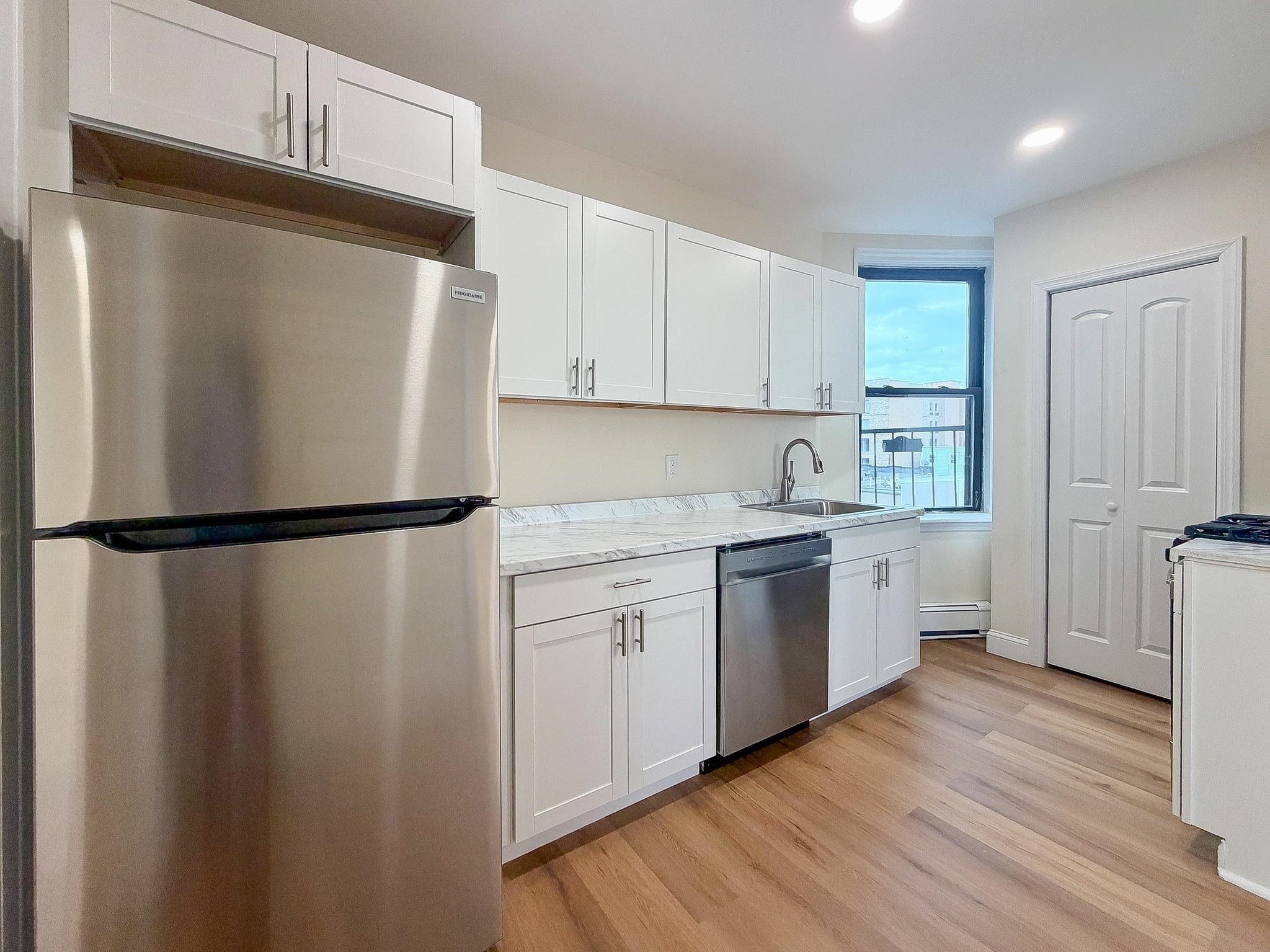 327 8TH ST Unit: 7