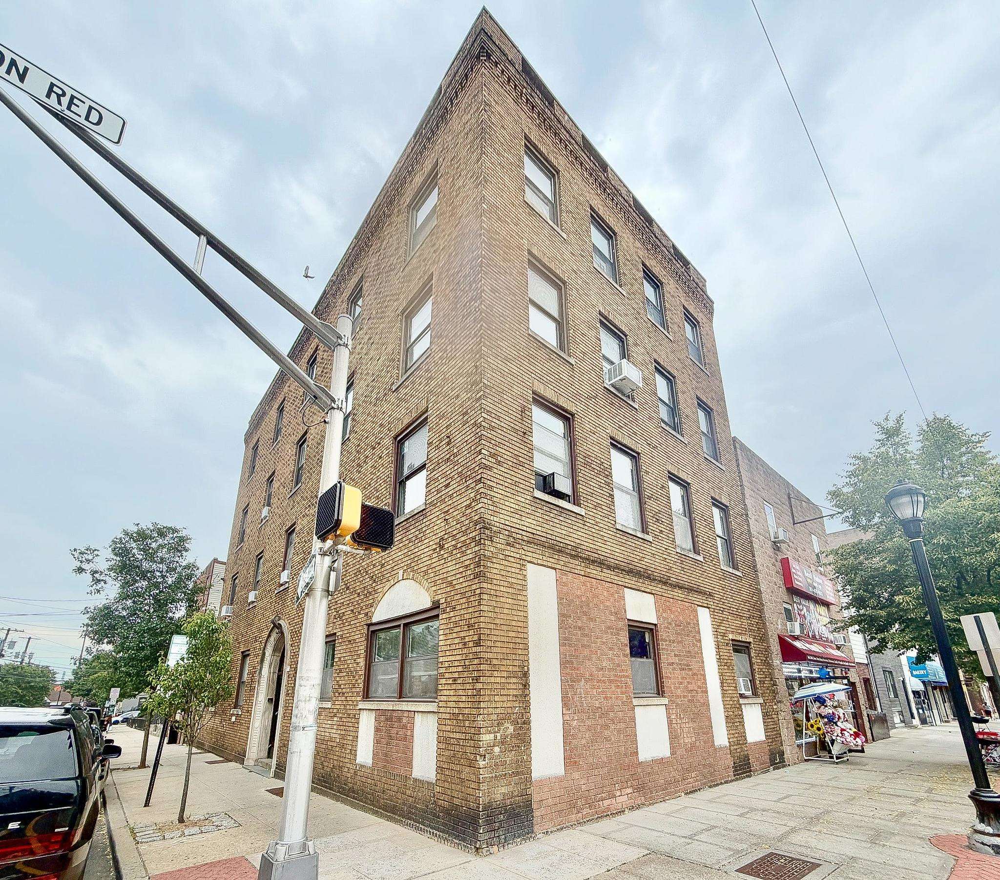 327 8TH ST Unit: 7