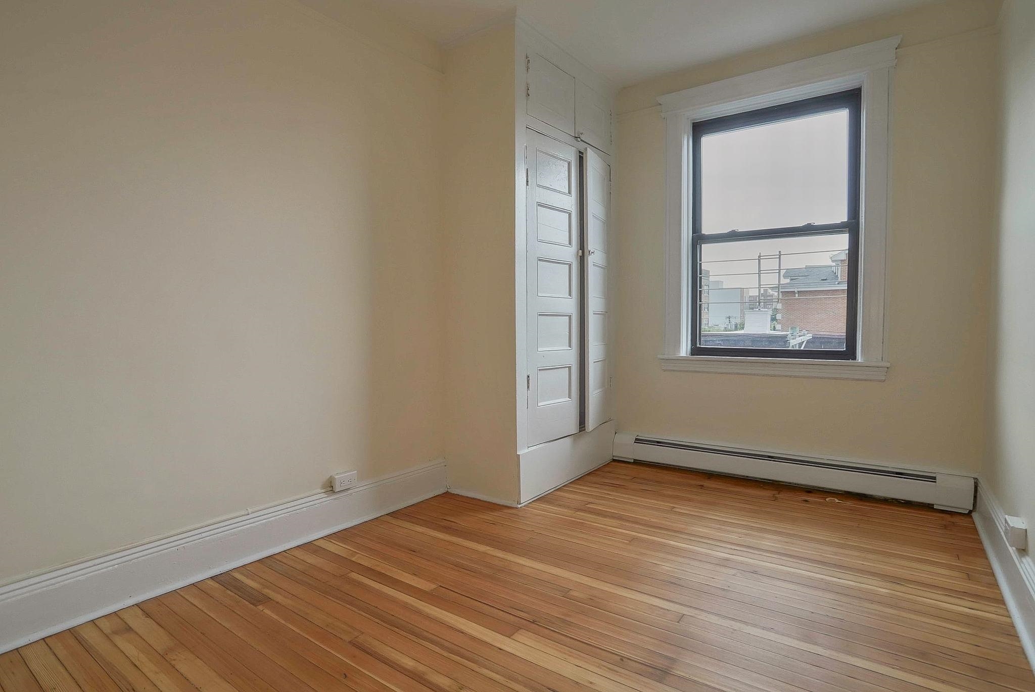 327 8TH ST Unit: 7
