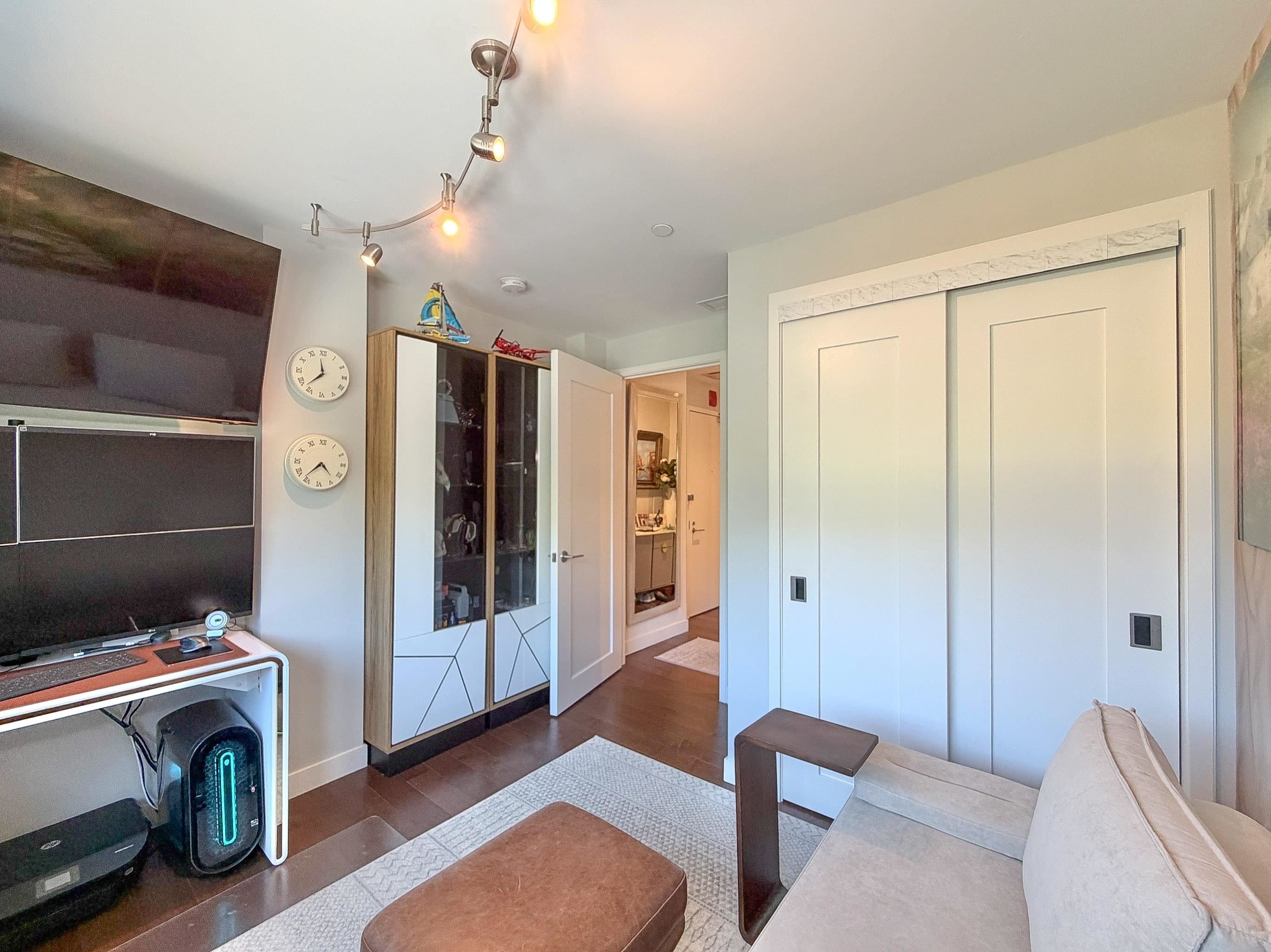 800 AVENUE AT PORT IMPERIAL Unit: 425