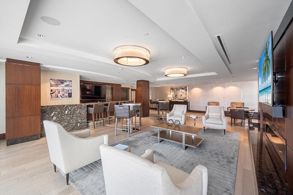 800 AVENUE AT PORT IMPERIAL Unit: 425