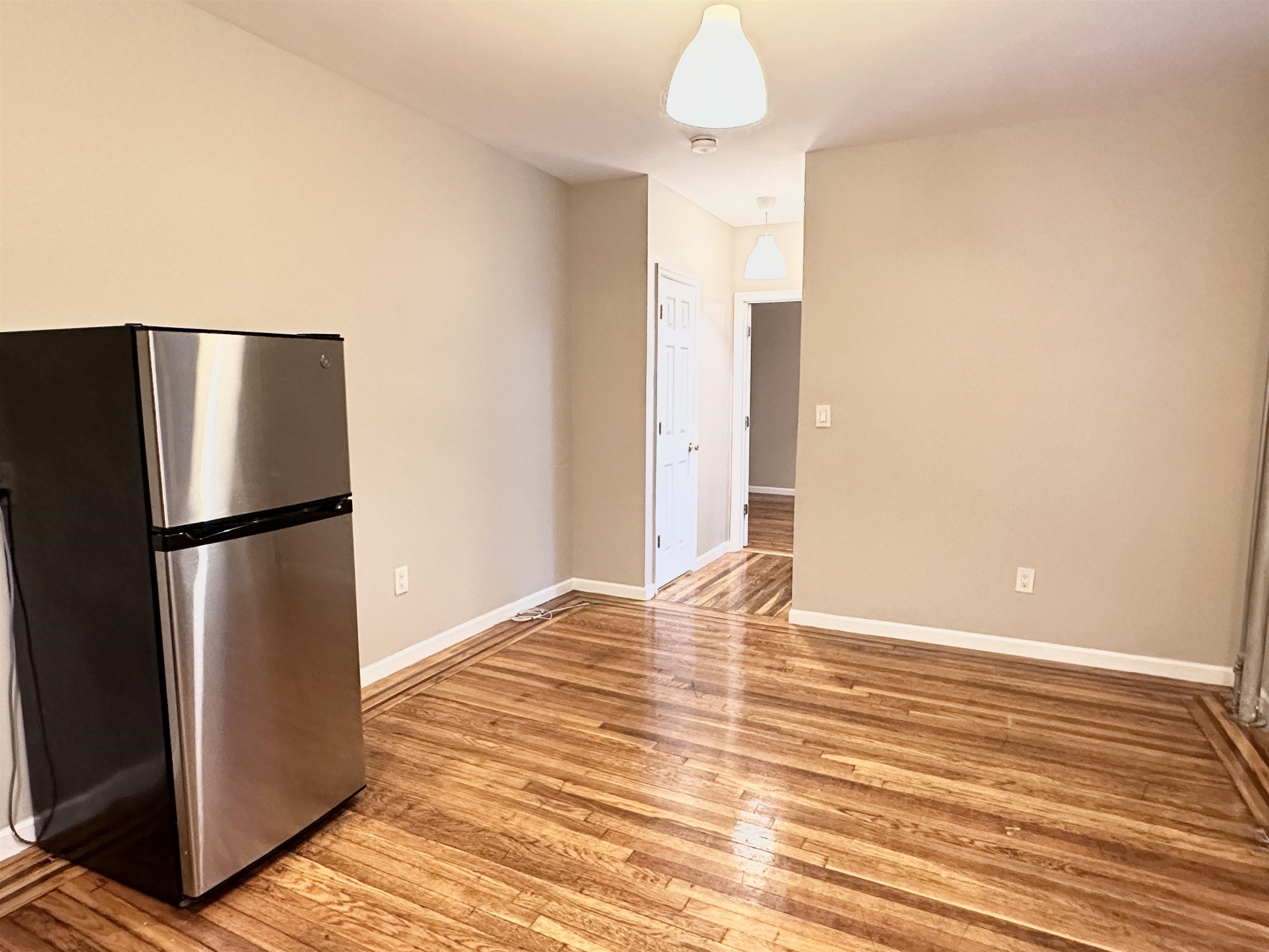 160 VROOM ST Unit: 6