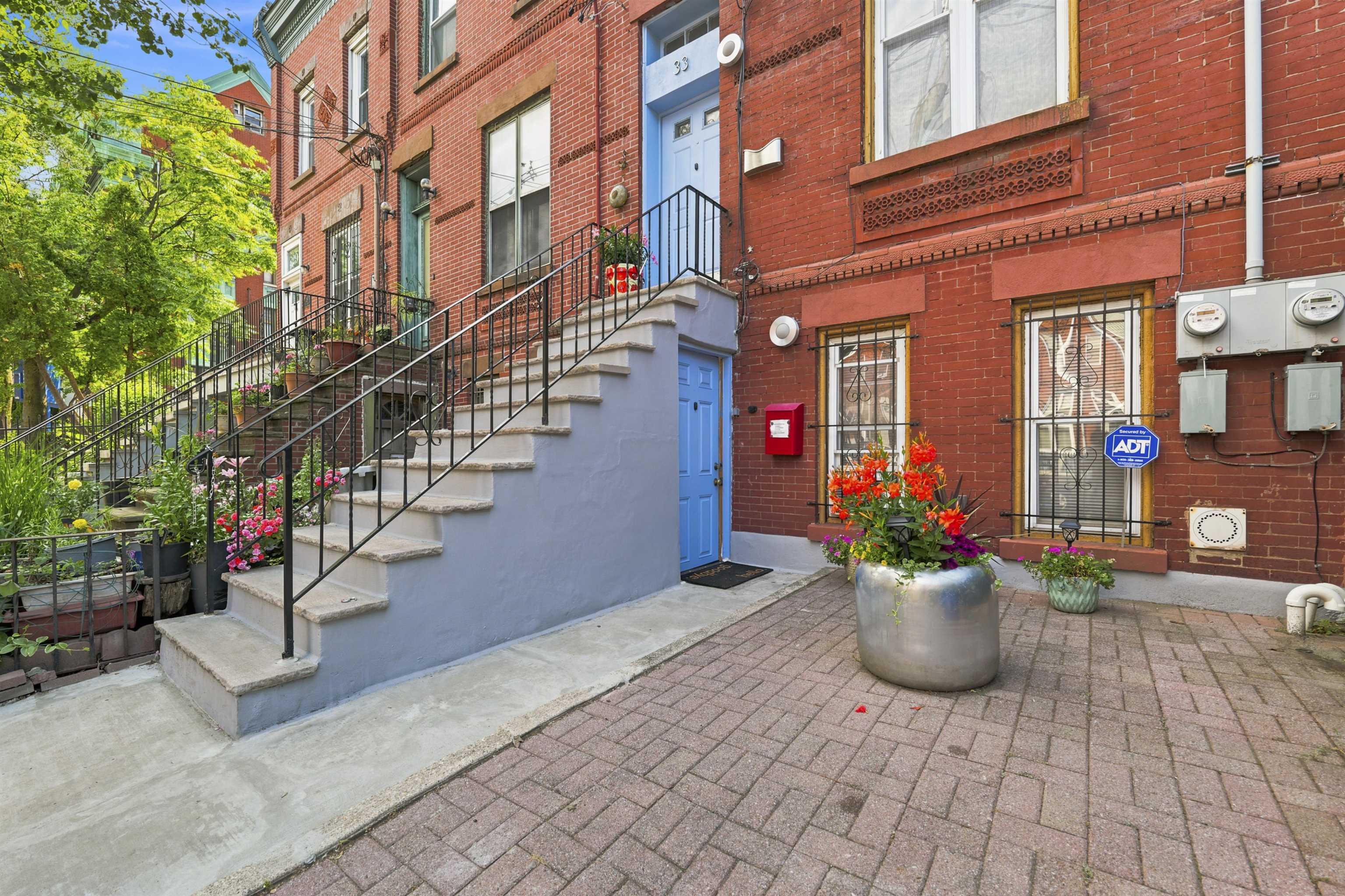 33 PARK ST