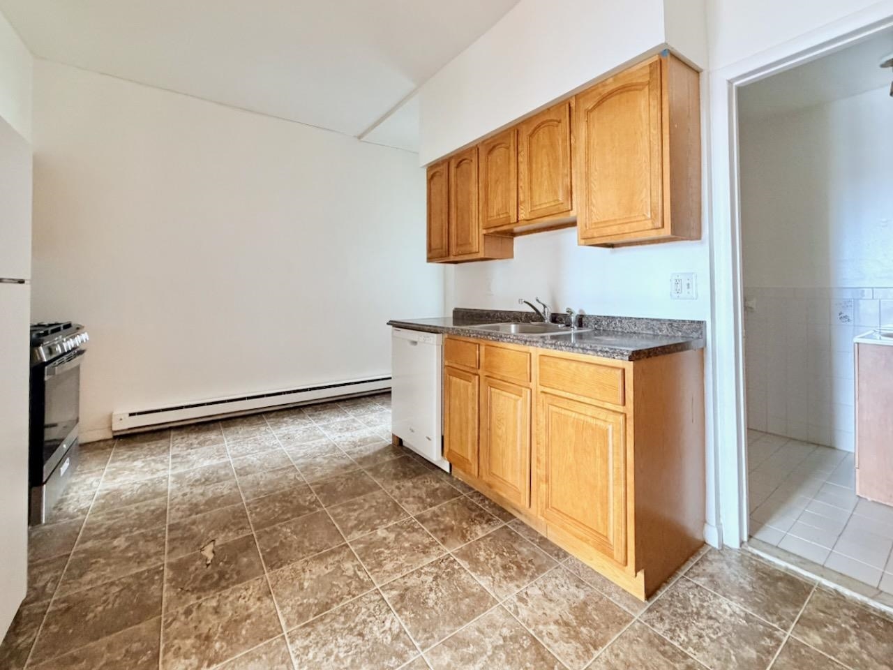 192 CLINTON AVE Unit: 3H