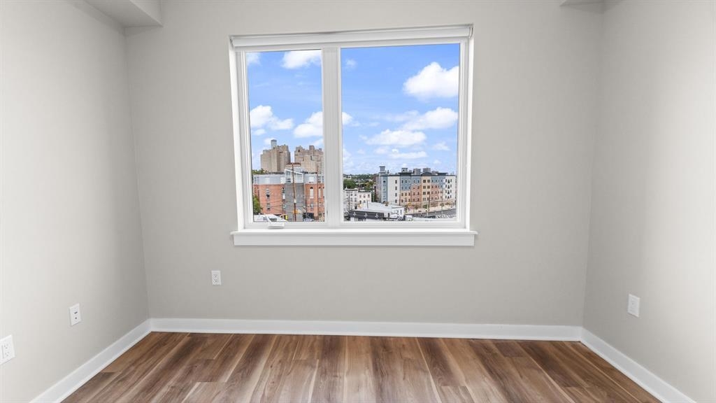 475 COMMUNIPAW AVE Unit: 209