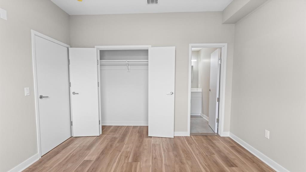 475 COMMUNIPAW AVE Unit: 209