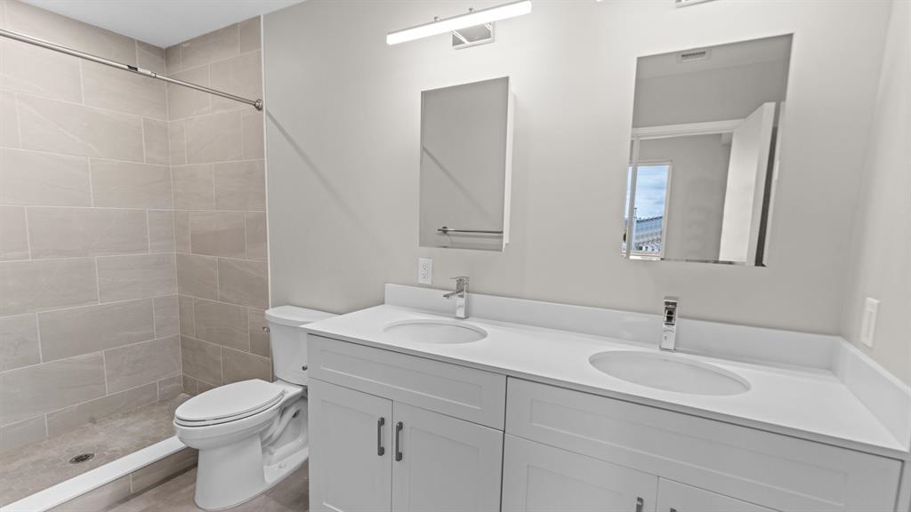 475 COMMUNIPAW AVE Unit: 209