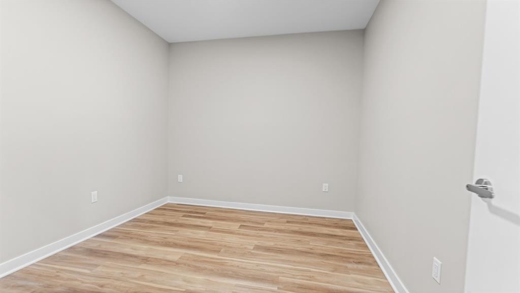 475 COMMUNIPAW AVE Unit: 209