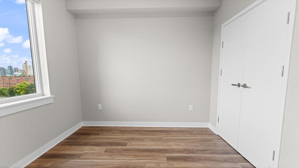 475 COMMUNIPAW AVE Unit: 209