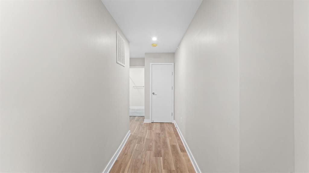 475 COMMUNIPAW AVE Unit: 209