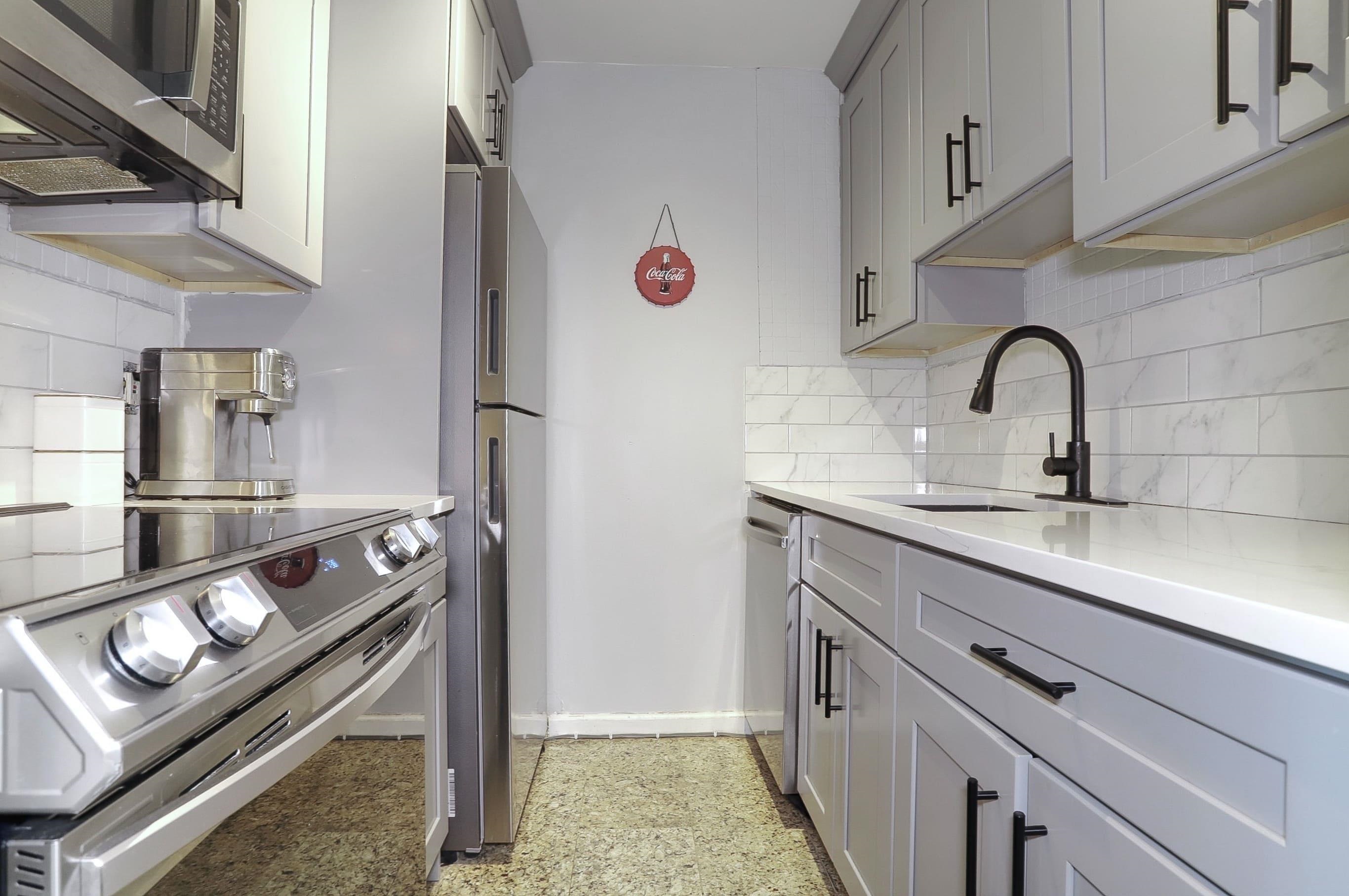 7117 PARK AVE Unit: B5