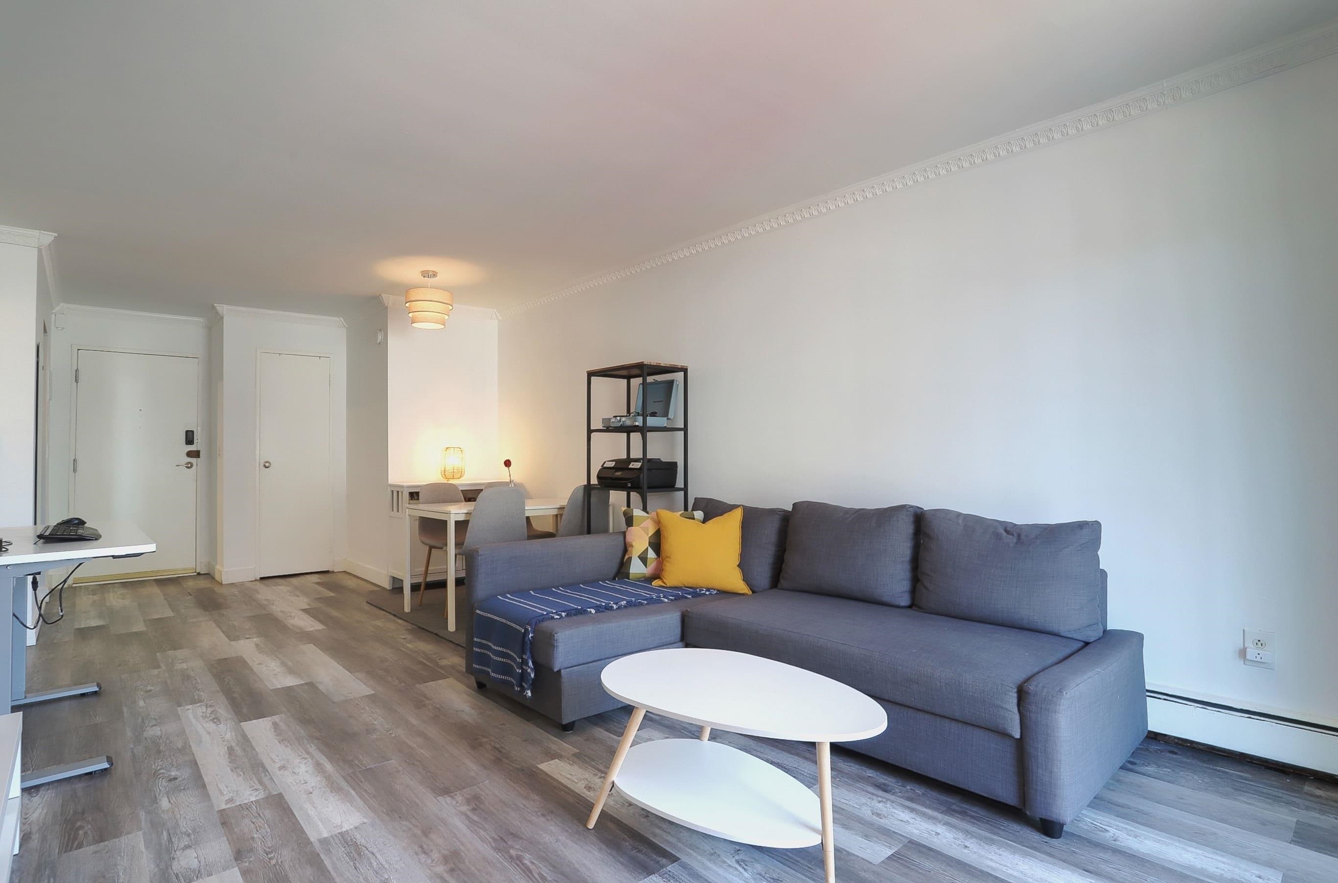 7117 PARK AVE Unit: B5