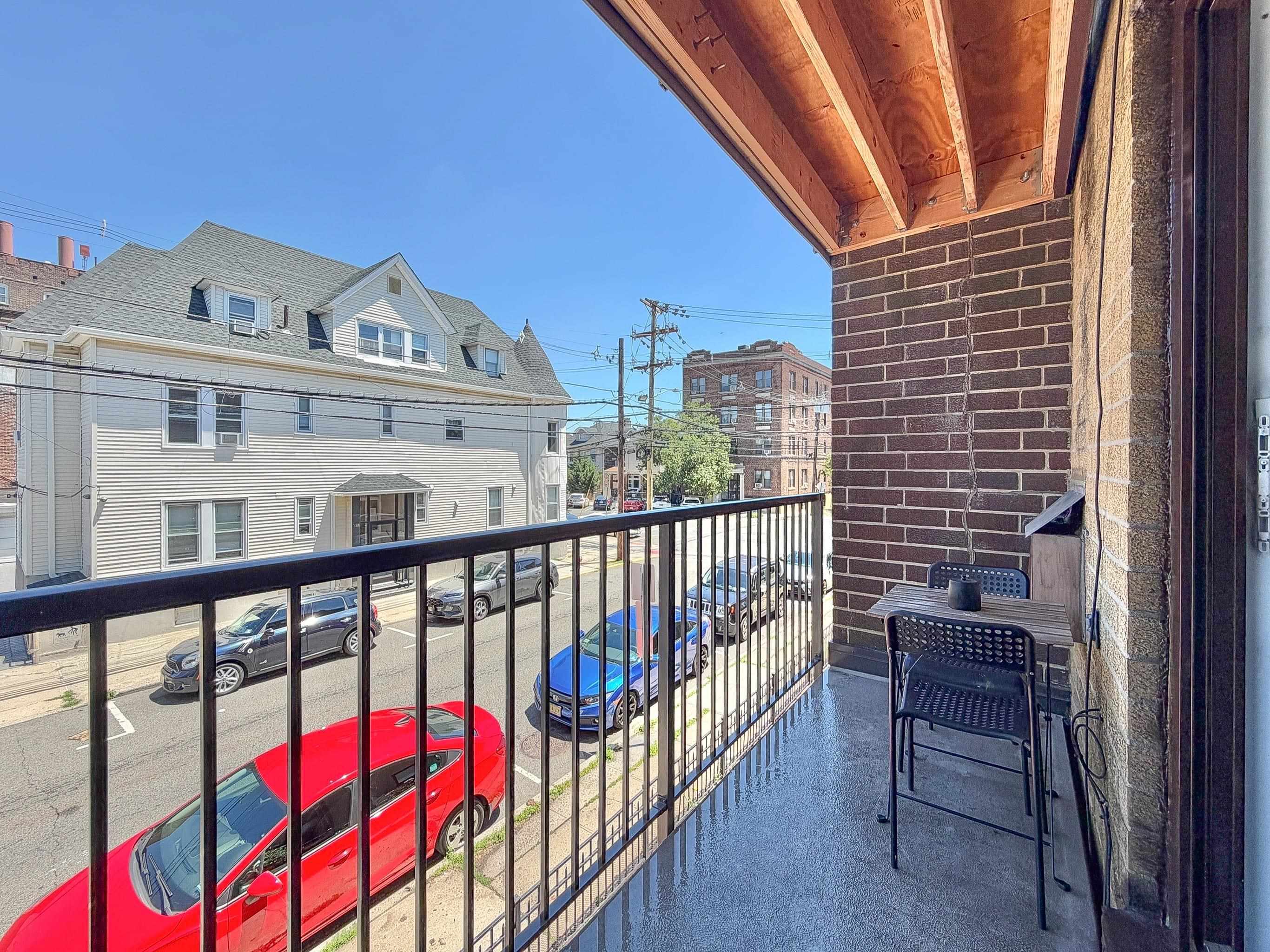 7117 PARK AVE Unit: B5