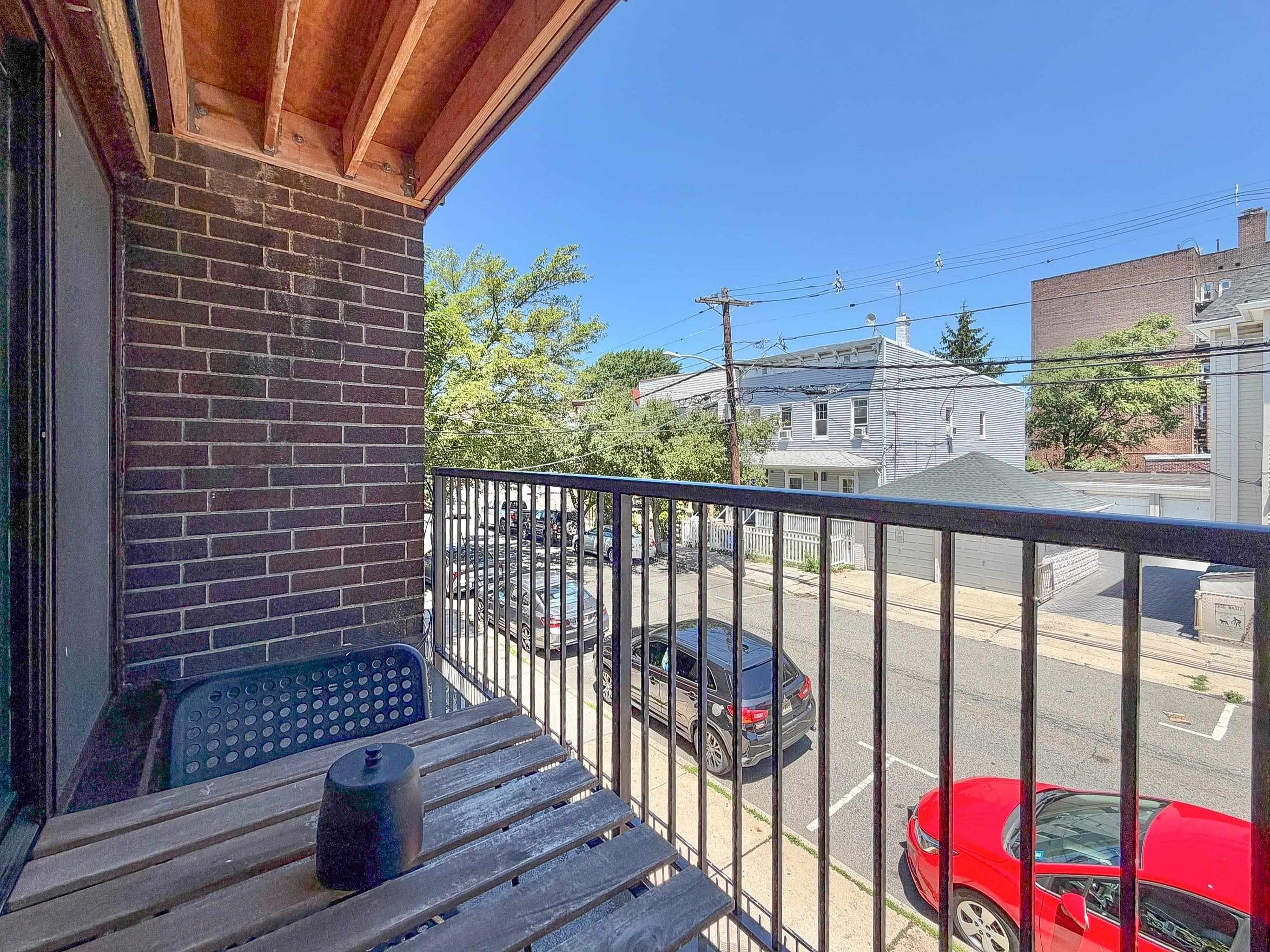 7117 PARK AVE Unit: B5