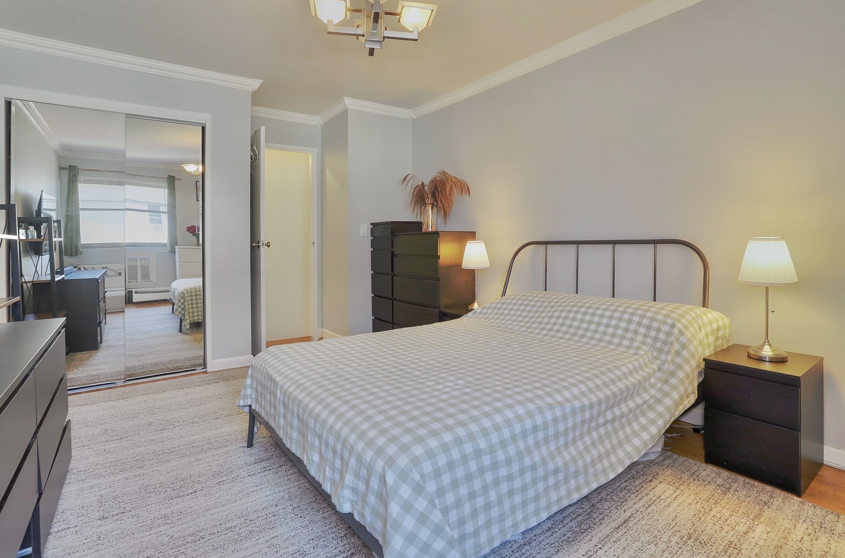 7117 PARK AVE Unit: B5