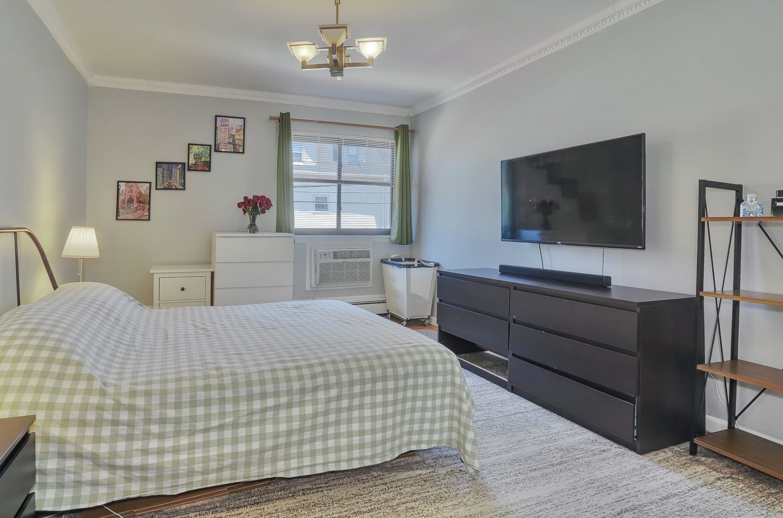 7117 PARK AVE Unit: B5