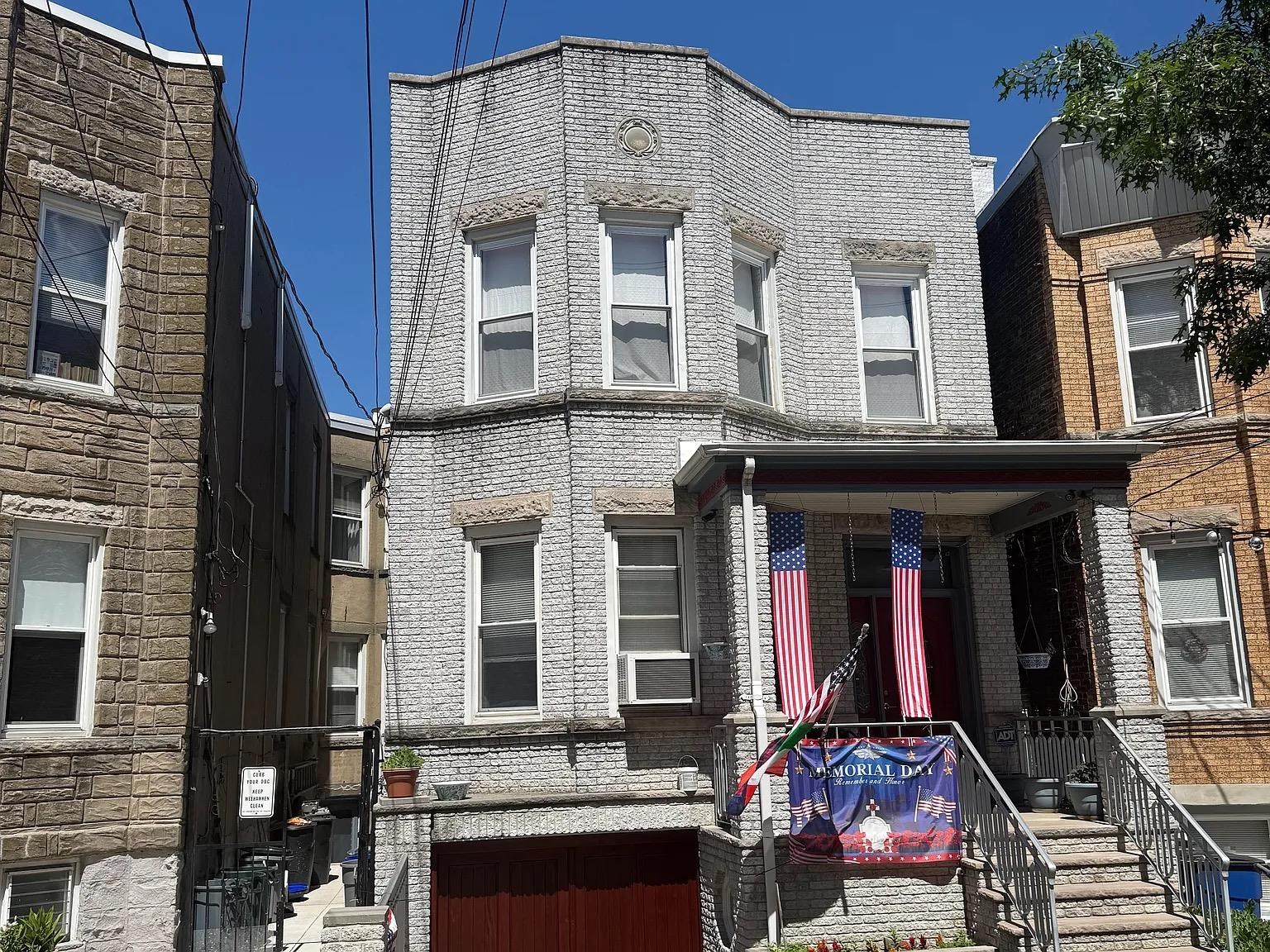 439 GREGORY AVE Unit: 2