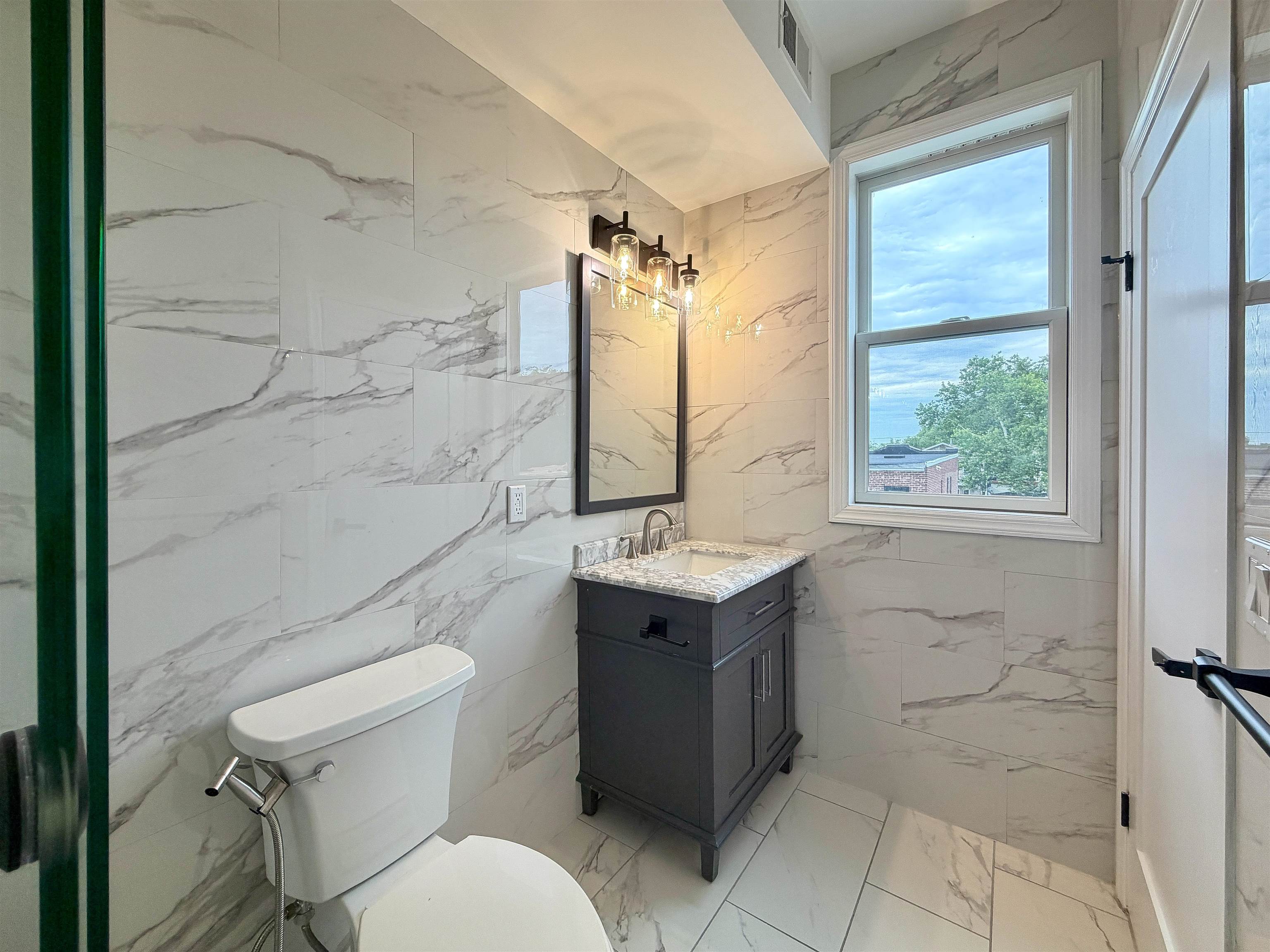 362 VIRGINIA AVE Unit: 2