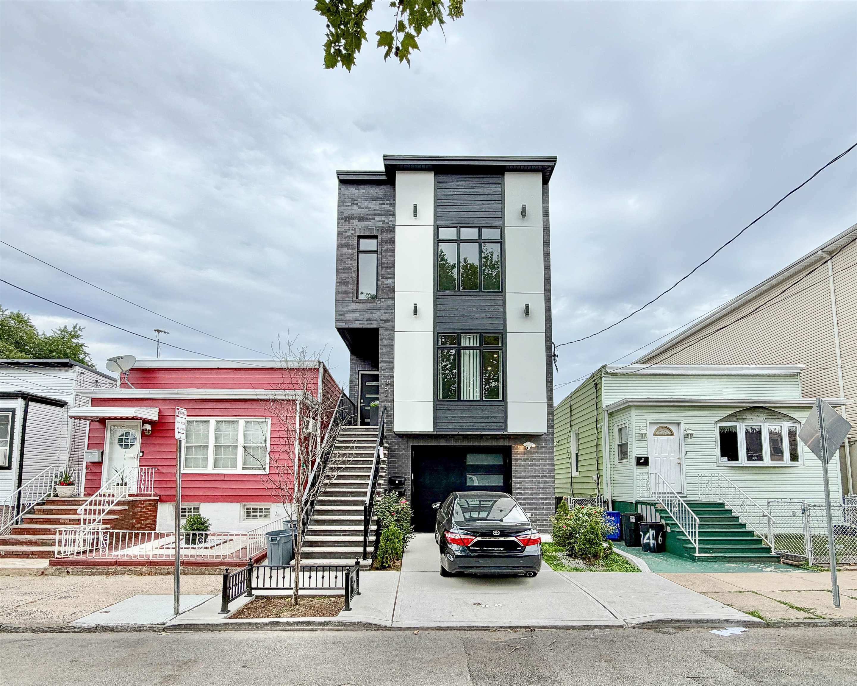 362 VIRGINIA AVE Unit: 2