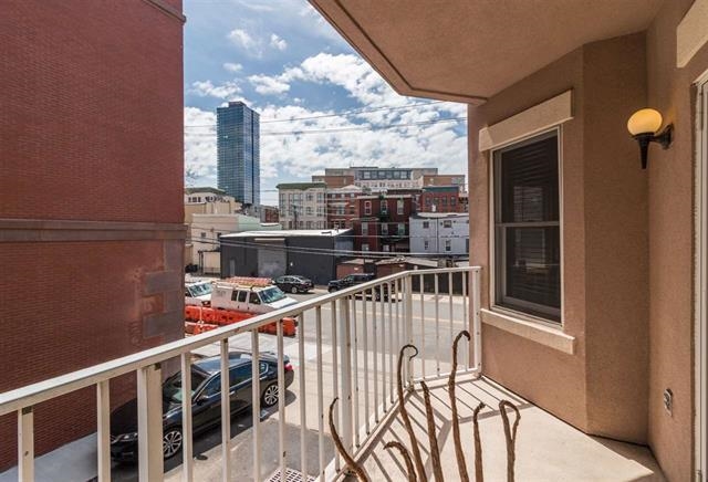 242 BARROW ST Unit: 1D