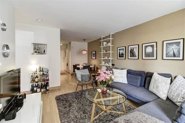 242 BARROW ST Unit: 1D
