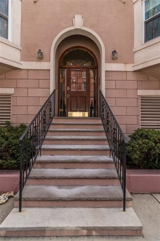 242 BARROW ST Unit: 1D