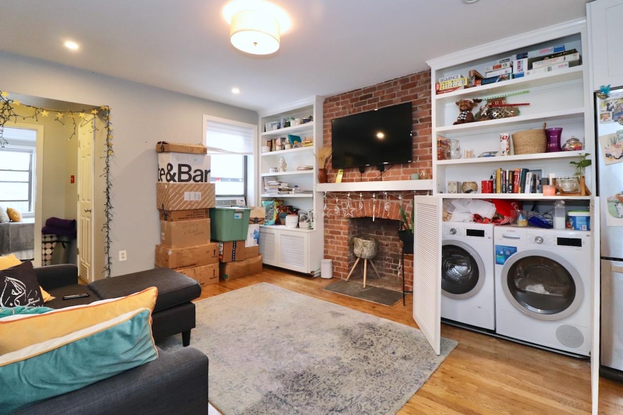 553 JERSEY AVE Unit: 4R