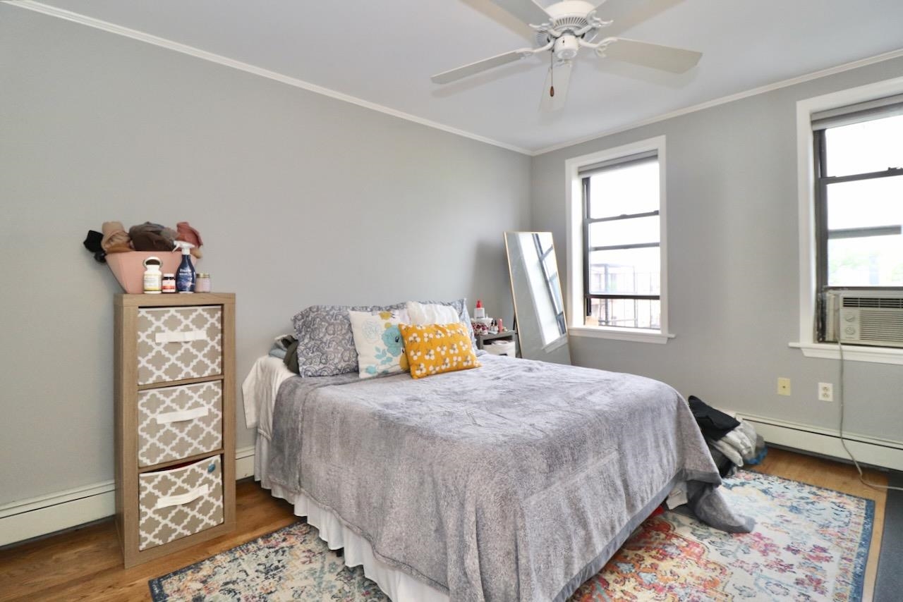 553 JERSEY AVE Unit: 4R