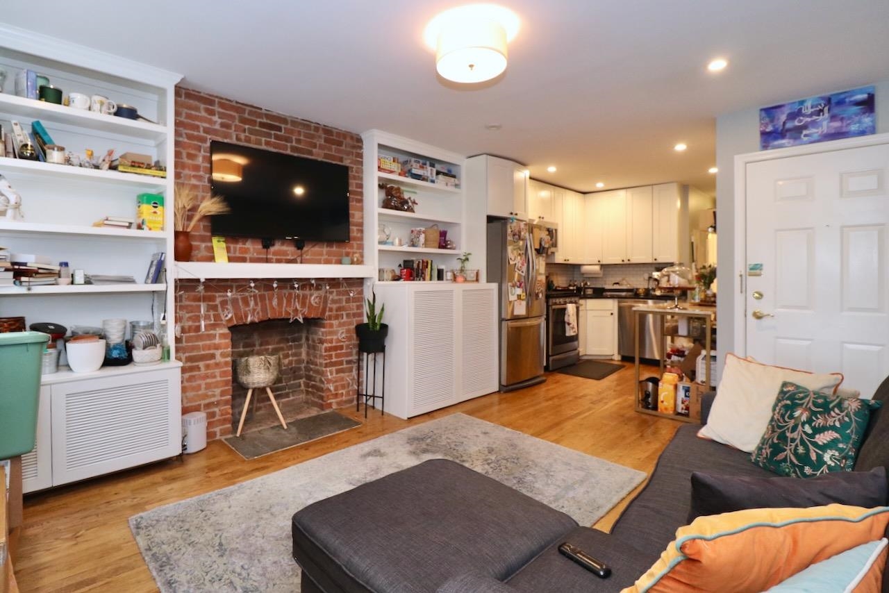 553 JERSEY AVE Unit: 4R