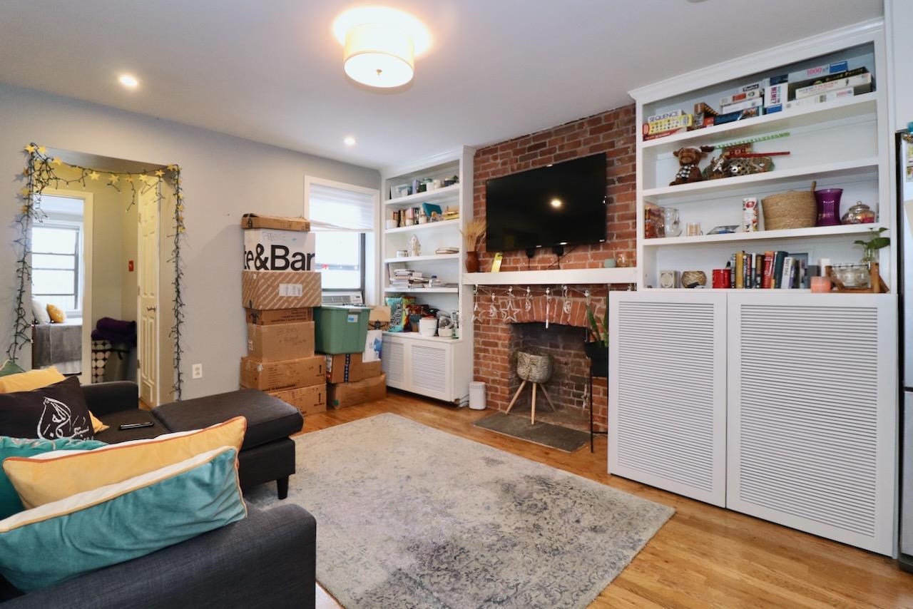 553 JERSEY AVE Unit: 4R