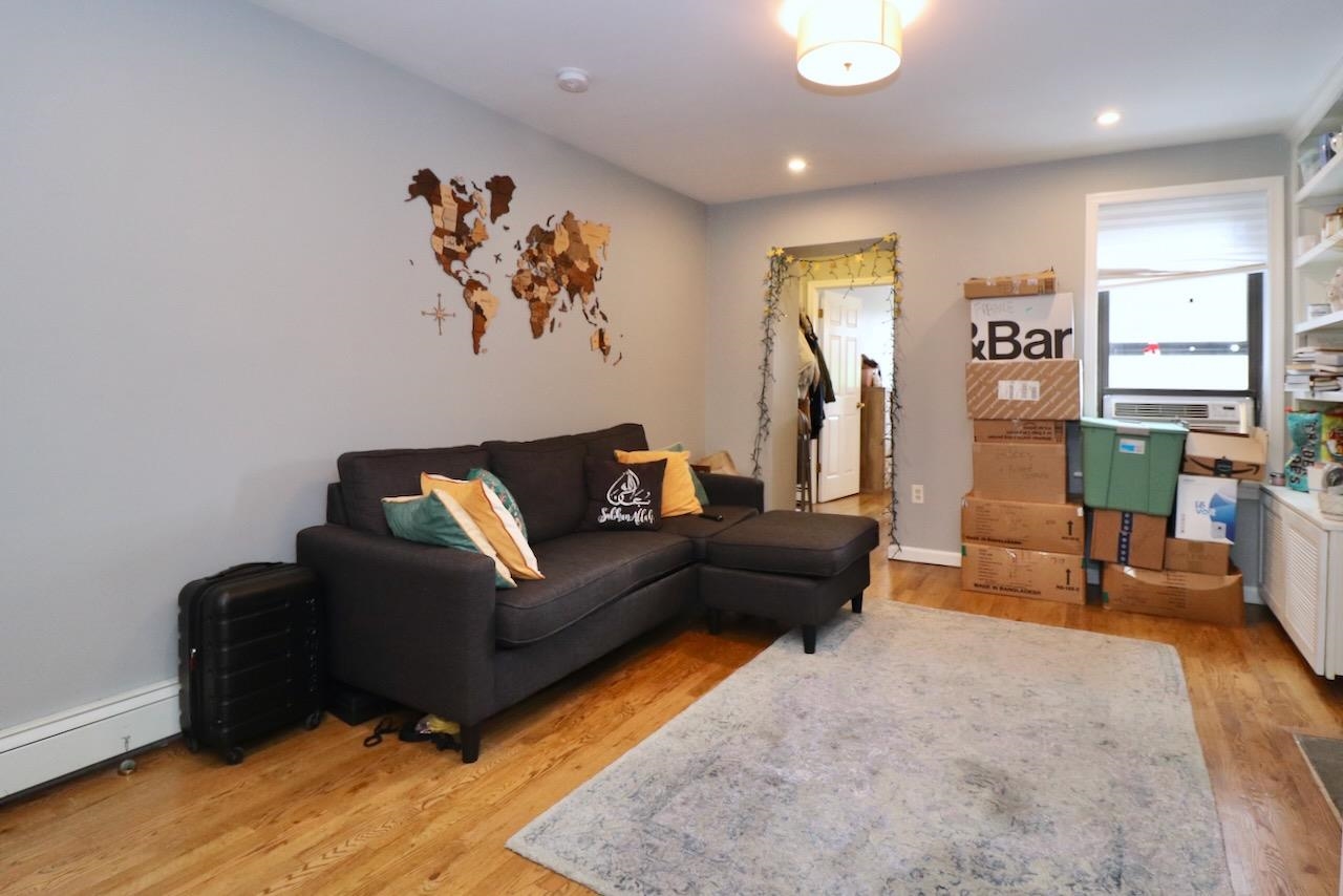 553 JERSEY AVE Unit: 4R