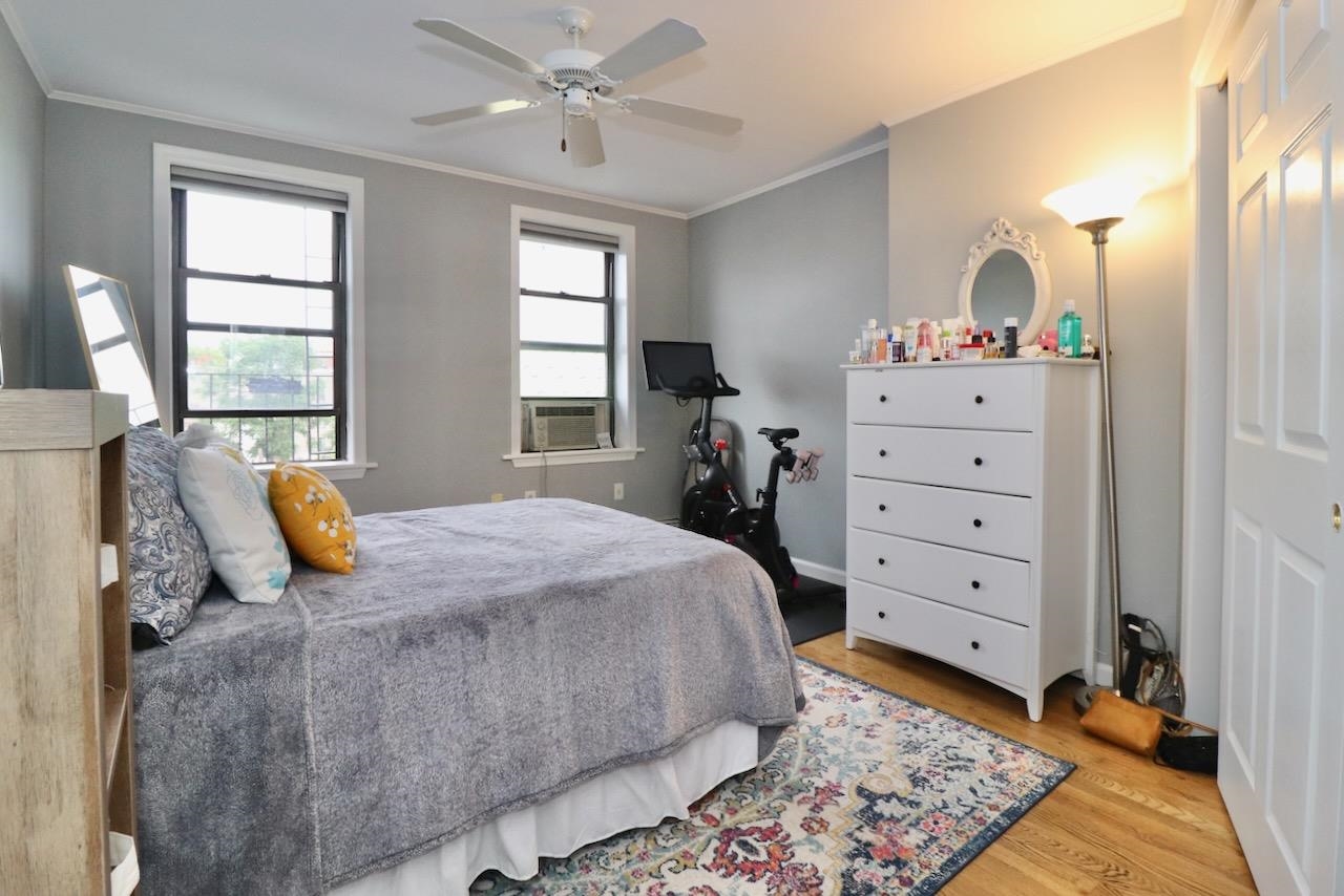 553 JERSEY AVE Unit: 4R