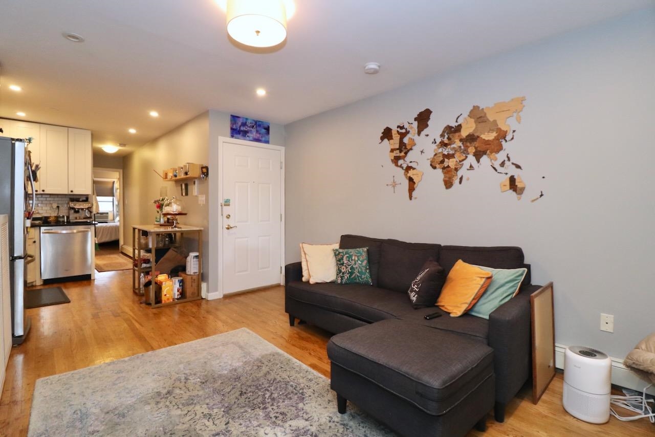 553 JERSEY AVE Unit: 4R