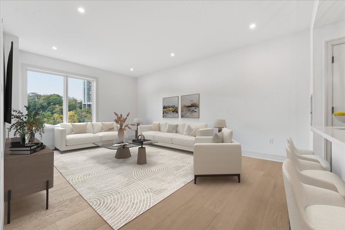 921 MADISON ST Unit: 204