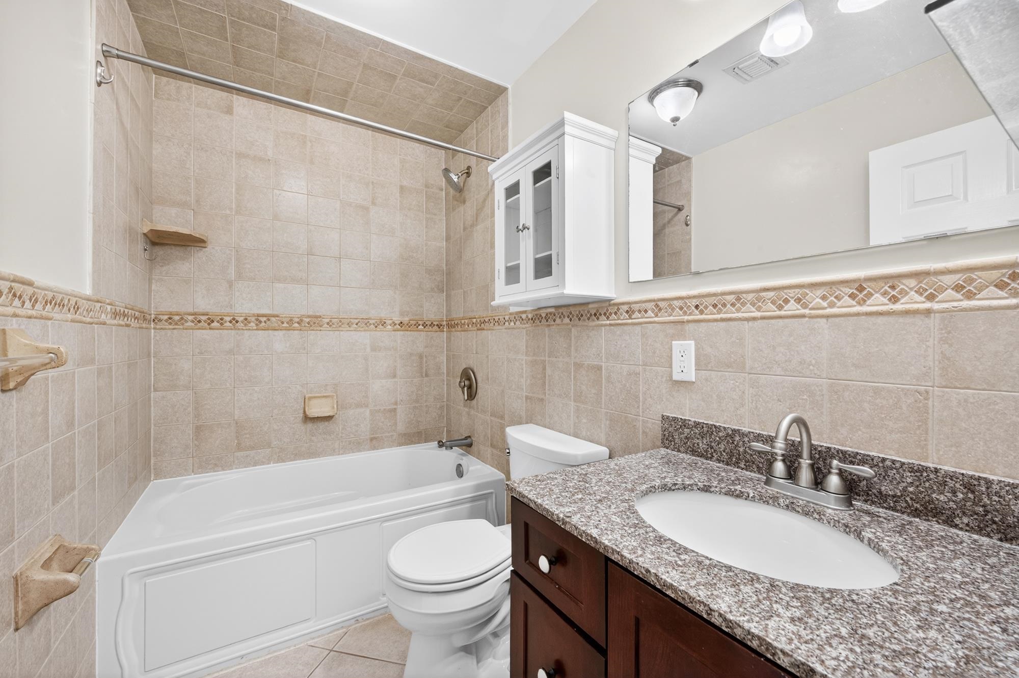 258 PINE ST Unit: 2R