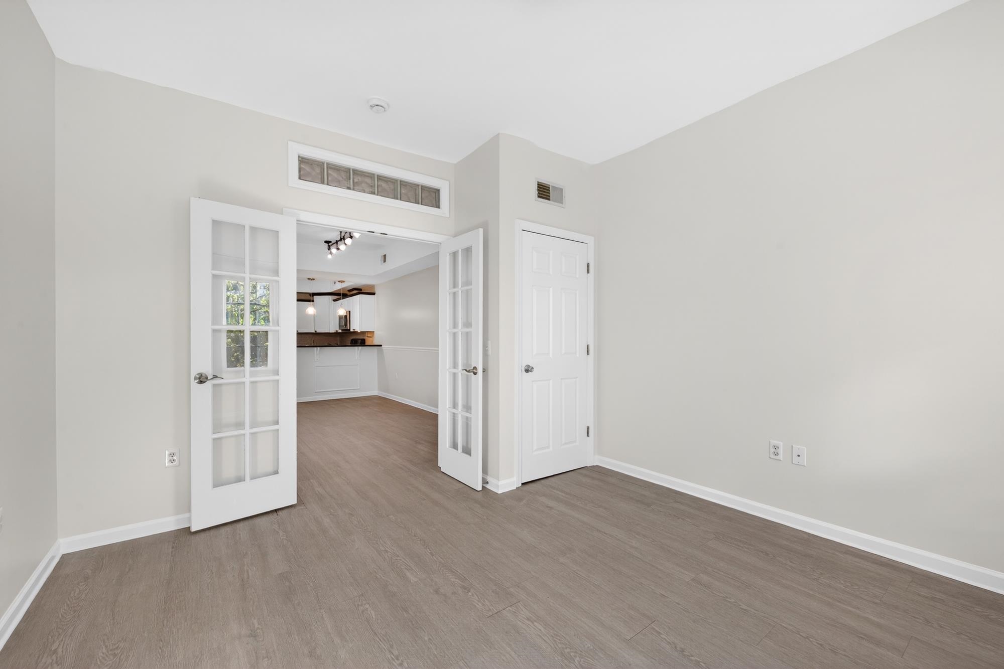 258 PINE ST Unit: 2R