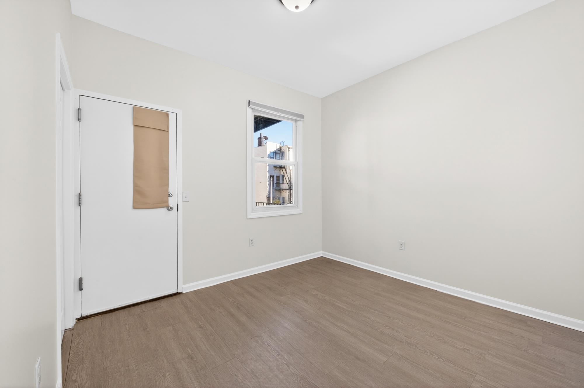 258 PINE ST Unit: 2R