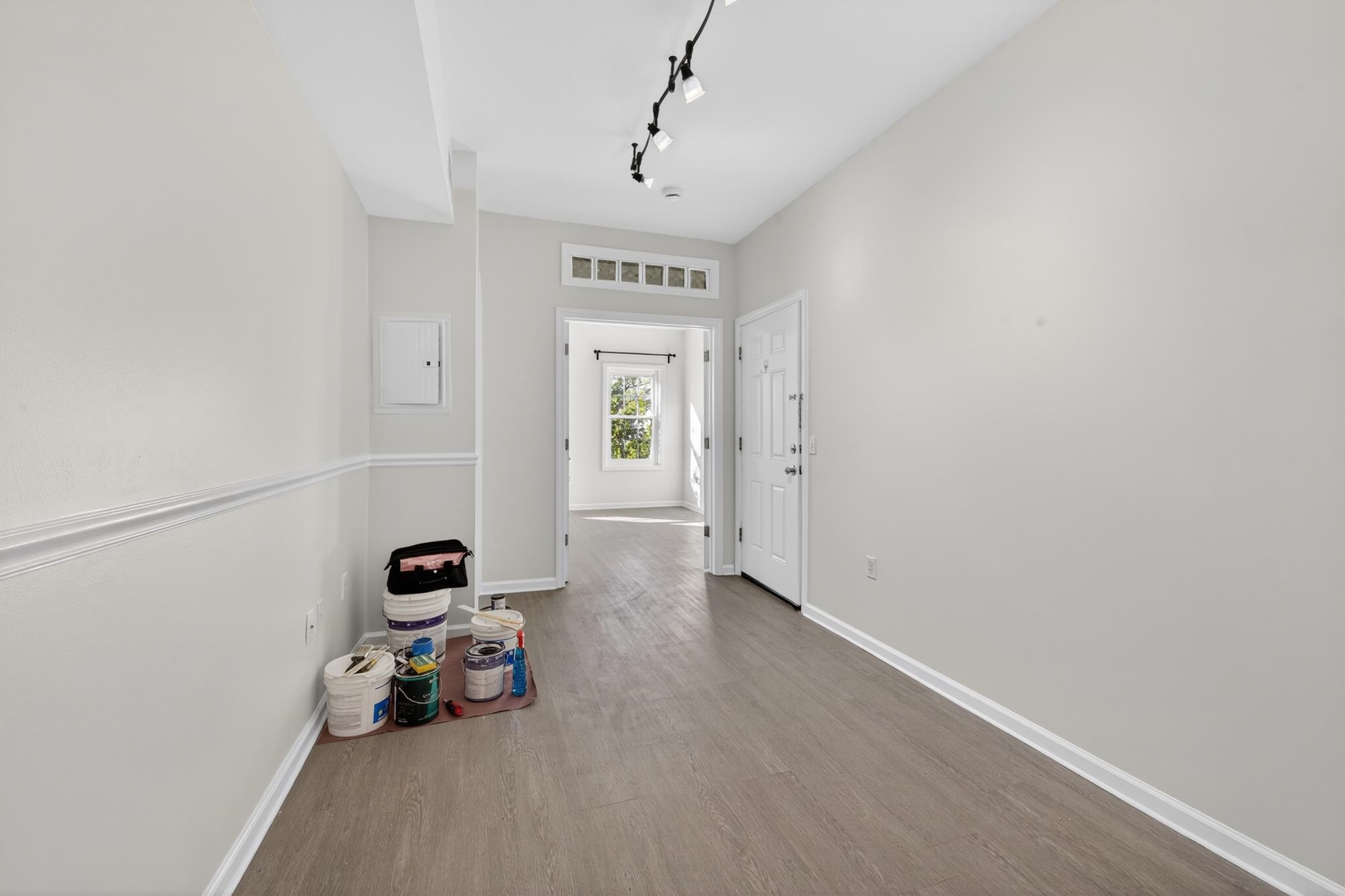 258 PINE ST Unit: 2R