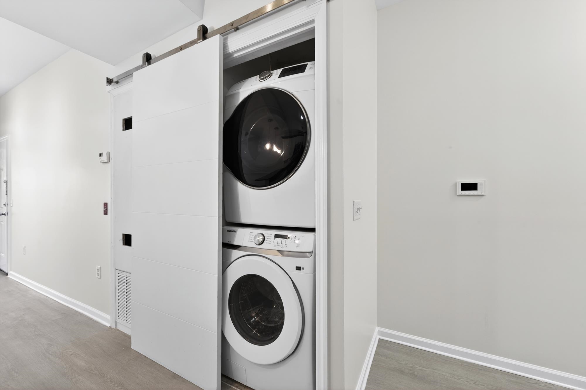 258 PINE ST Unit: 2R