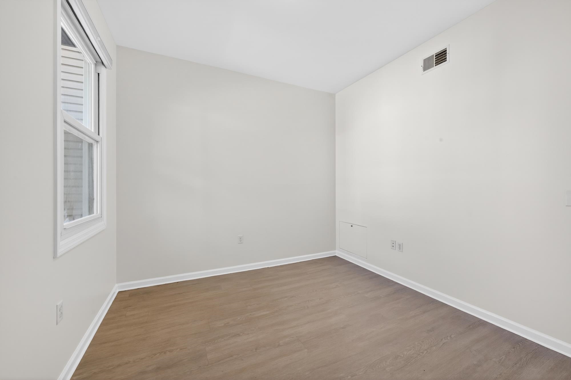 258 PINE ST Unit: 2R